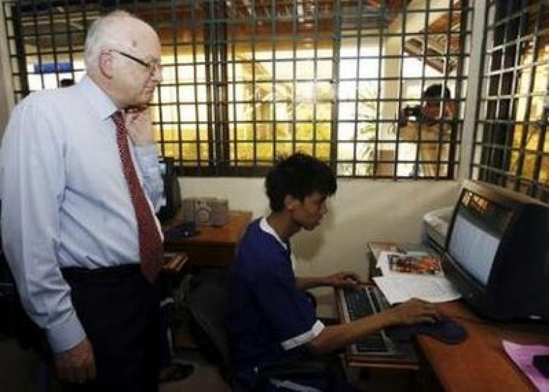 Jailed Hacker Allowed Into It Class Hacks Prison Computers