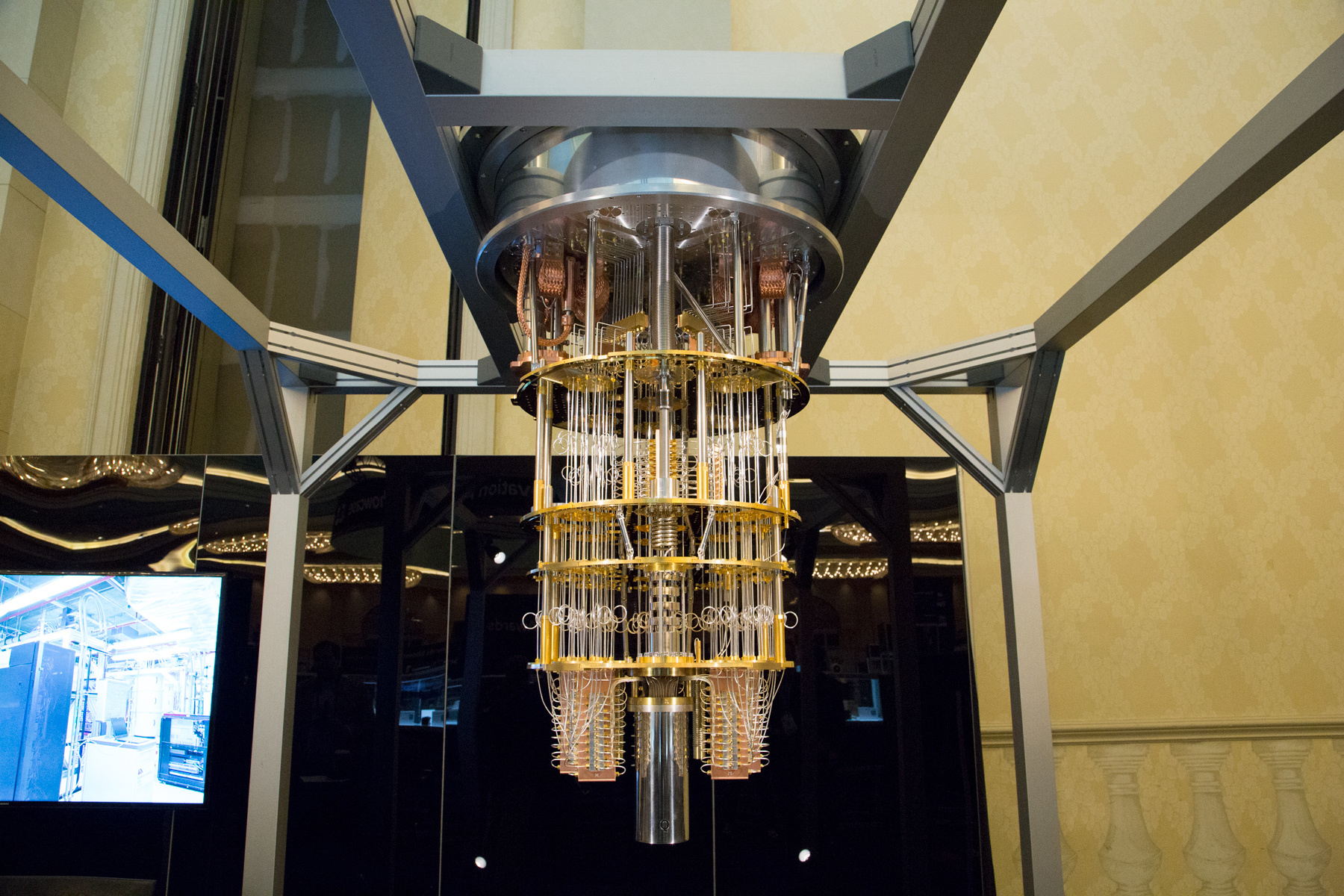 This is what a 50-qubit quantum computer looks like | HITBSecNews