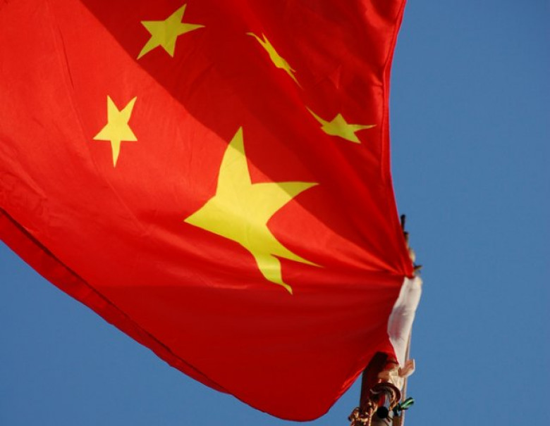 https://cdn.arstechnica.net/wp-content/uploads/2013/01/chinaflag-640x962.jpg