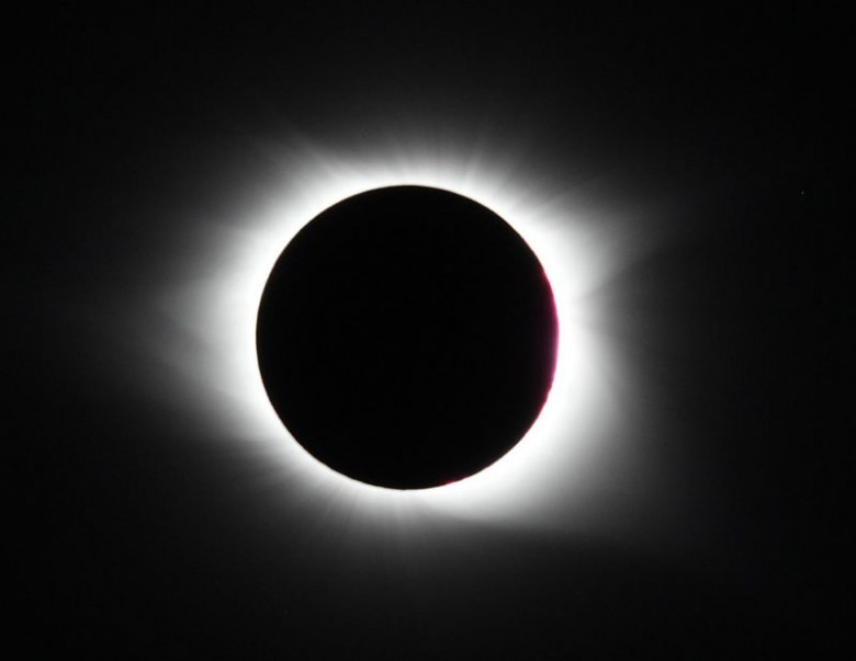 https://cdn.arstechnica.net/wp-content/uploads/2018/03/eclipse-800x618.jpg