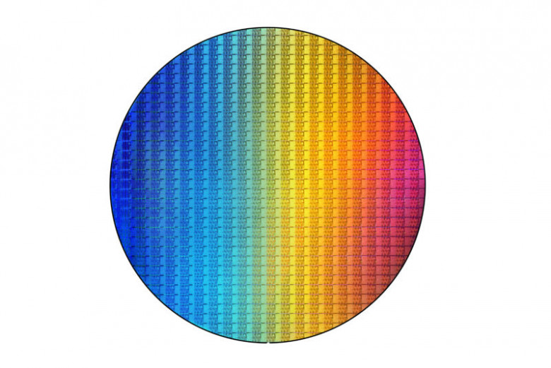 https://cdn.arstechnica.net/wp-content/uploads/2017/08/8th-Gen-Intel-Core-wafer-800x534.jpg