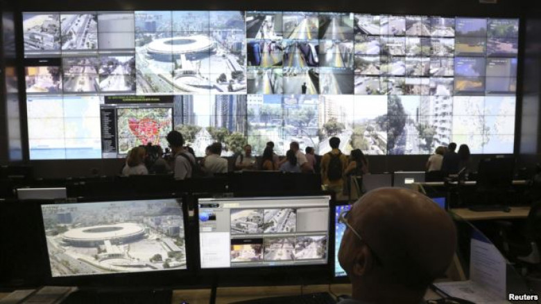 http://gdb.voanews.com/5AA3629E-53C5-4C65-92E4-7B0C6E0897C9_w640_r1_s_cx0_cy5_cw0.jpg