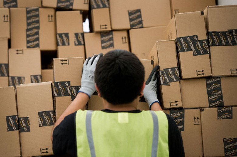 http://cdn.arstechnica.net/wp-content/uploads/2015/10/Amazon.Worker-640x426.jpg