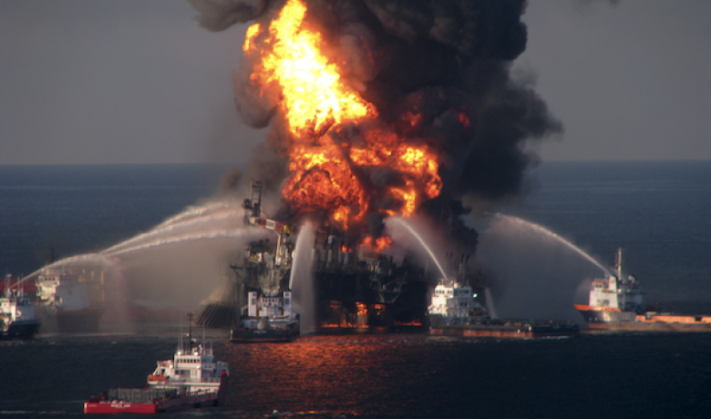 http://betanews.com/wp-content/uploads/2012/04/Deepwater-Horizon-burns.png