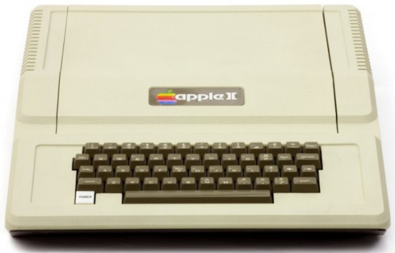 http://www.computerhistory.org/atchm/wp-content/uploads/2013/11/apple-II-02-542x347.jpg