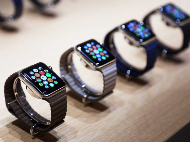 https://static-ssl.businessinsider.com/image/54ff4b3decad04ff1a8b4567-1200-924/apple-watch-150.jpg?maxX=800