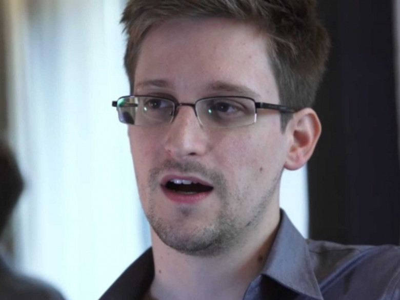 http://static5.businessinsider.com/image/51b4ccf469bedd8715000000-1818-1363-390-/edward-snowden.png