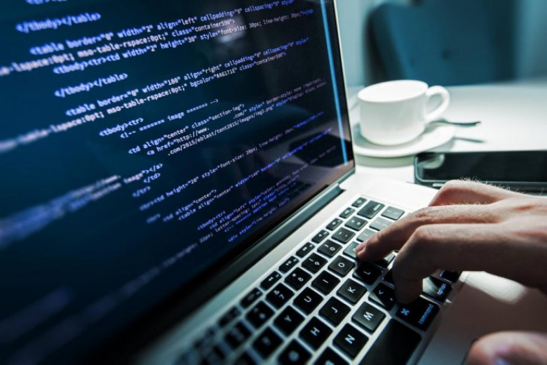 https://d.ibtimes.co.uk/en/full/1569791/hacking-laptop.jpg?w=735
