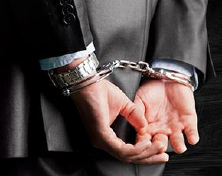 http://cdn.ttgtmedia.com/rms/editorial/handcuffs-BillionPhotos-fotolia-290px_290X230.jpg