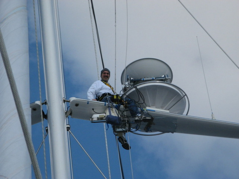 http://static.arstechnica.net/assets/2012/04/s_y_georgia_up_the_mast_on_the_seco
