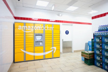 http://www.wired.com/images_blogs/business/2012/08/080712-AMAZON-LOCKER-005edit-660x440.jpg