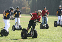 https://upload.wikimedia.org/wikipedia/commons/thumb/0/05/Segway_polo%282959051218_a887a9becd_o%29.jpg/1280px-Segway_polo%282959051218_a887a9becd_o%29.jpg