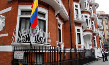 http://static.guim.co.uk/sys-images/Guardian/Pix/pictures/2012/8/15/1345069097691/Ecuadorean-embassy-007.jpg