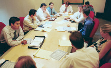 http://www.computing.co.uk/IMG/228/129228/boardroom-meeting-red-chairs-370x229.j