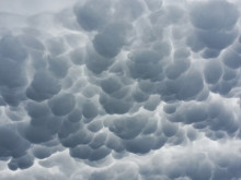 https://cdn.pixabay.com/photo/2015/04/30/18/11/clouds-747254_960_720.jpg