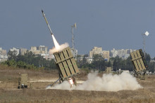 http://d.ibtimes.co.uk/en/full/1388232/israel-iron-dome-rocket.jpg?w=720&h=480&l=50&t=40