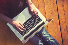 http://icdn1.digitaltrends.com/image/macbook-pro-stock-image-640x0.jpg