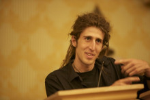 http://www.wired.com/images_blogs/threatlevel/2009/07/moxie-marlinspike.jpg